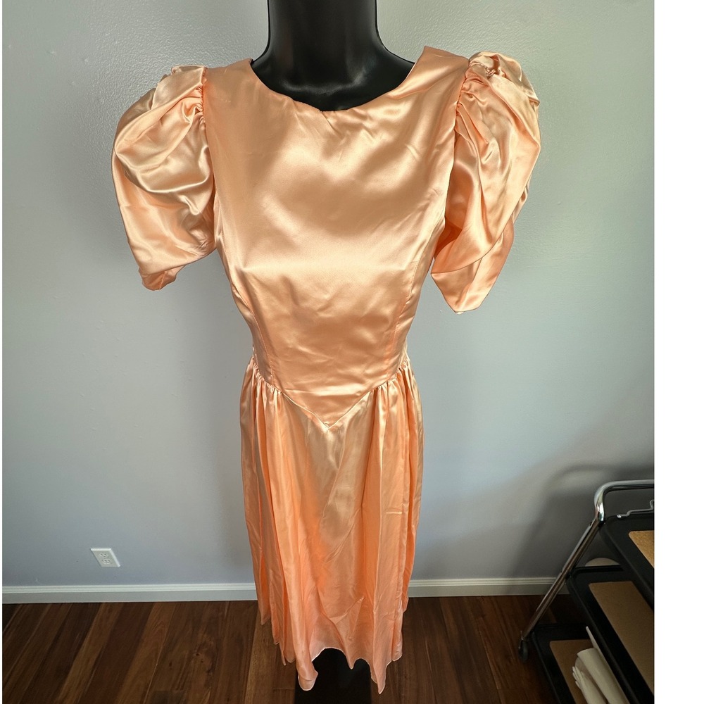 Vintage 1980s Peach Satin Midi Prom Dress Puff Sleeve Bow Back Costume Gown XS S - Picture 3 of 5